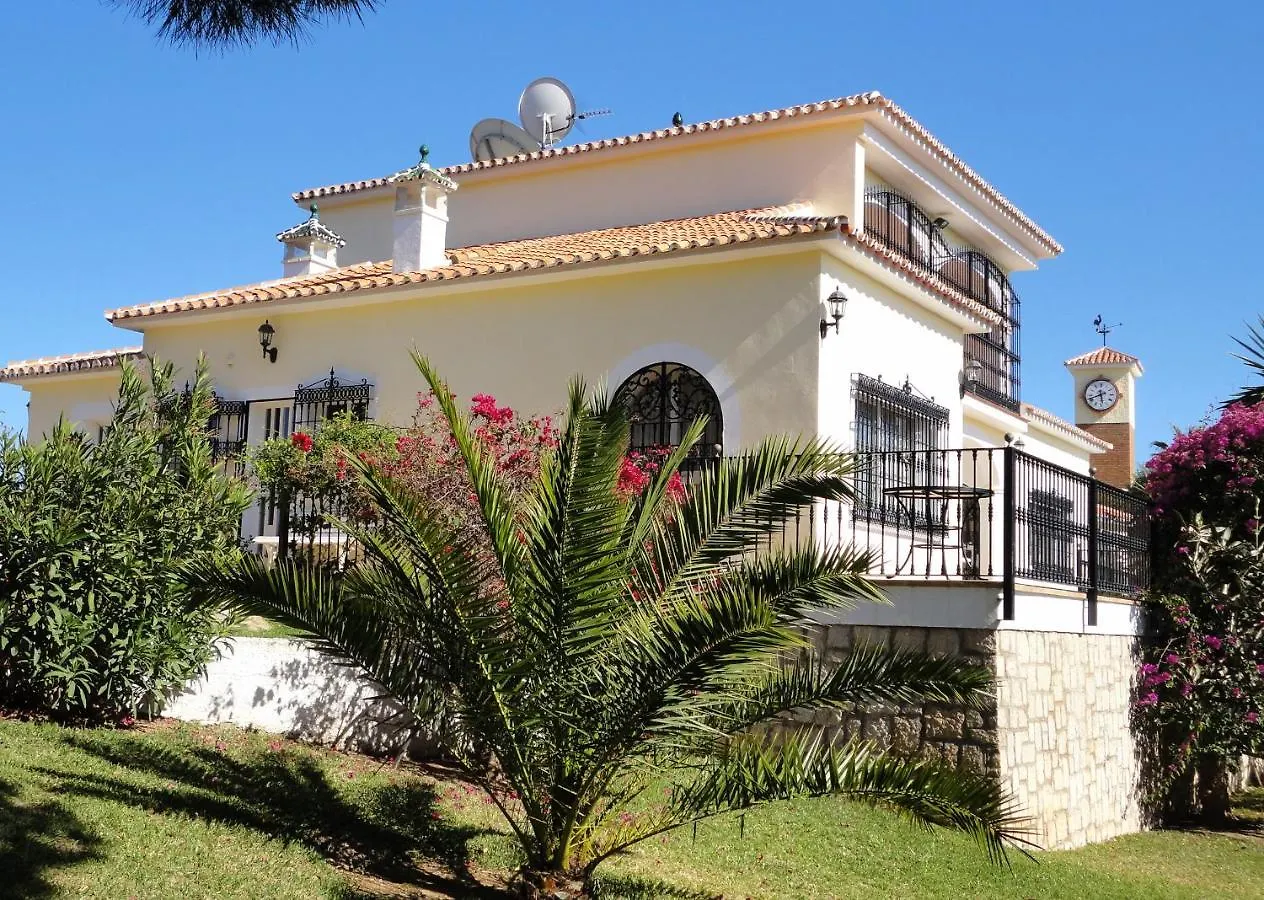 Beautiful Villa Montebello In Benajarafe With Private Pool España